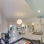 Two Bedroom Bright Apartment With Amazing Veranda