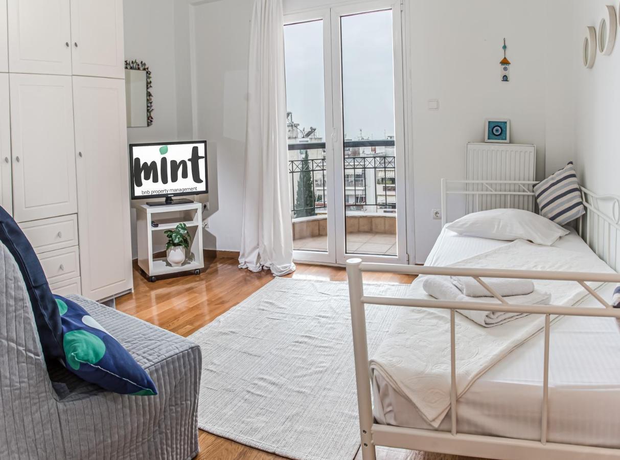 Two Bedroom Bright With Amazing Veranda Apartment