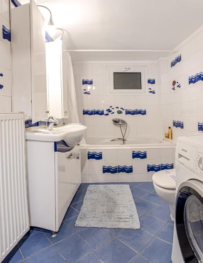 Two Bedroom Bright With Amazing Veranda Apartment