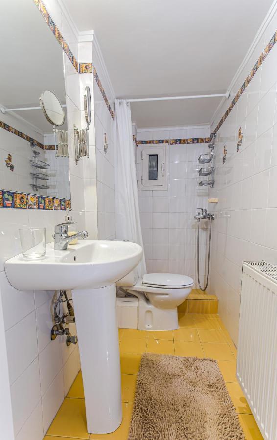 Two Bedroom Bright With Amazing Veranda Apartment *